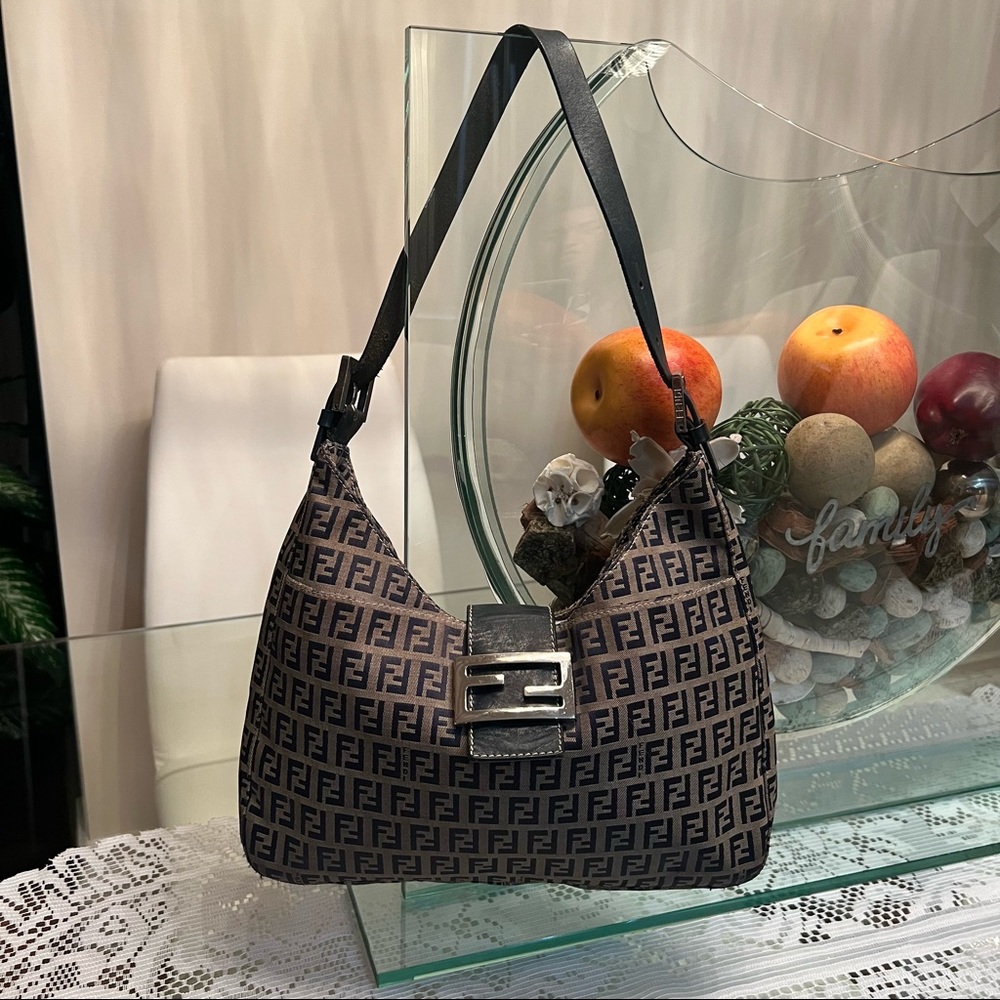 💯 % authentic Fendi bag